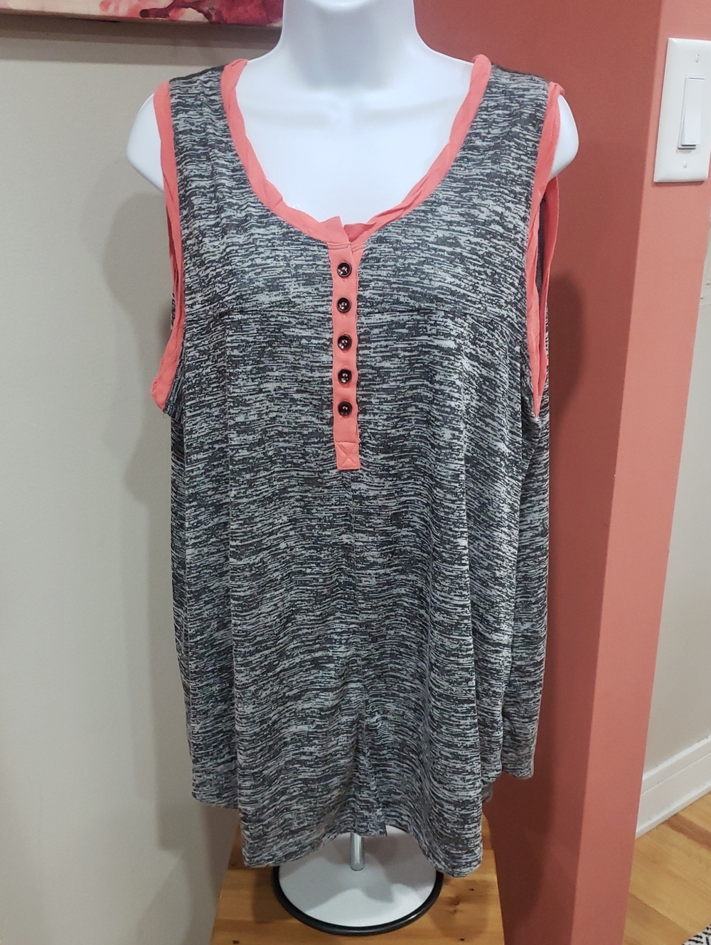 Spade & Heart Coral Trim Gray Heather Women's Top, 1X